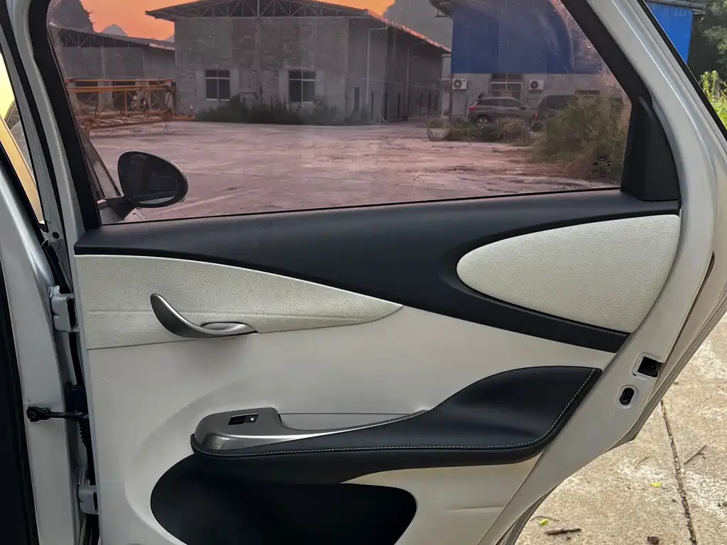 BYD Dolphin — миниатюра 17