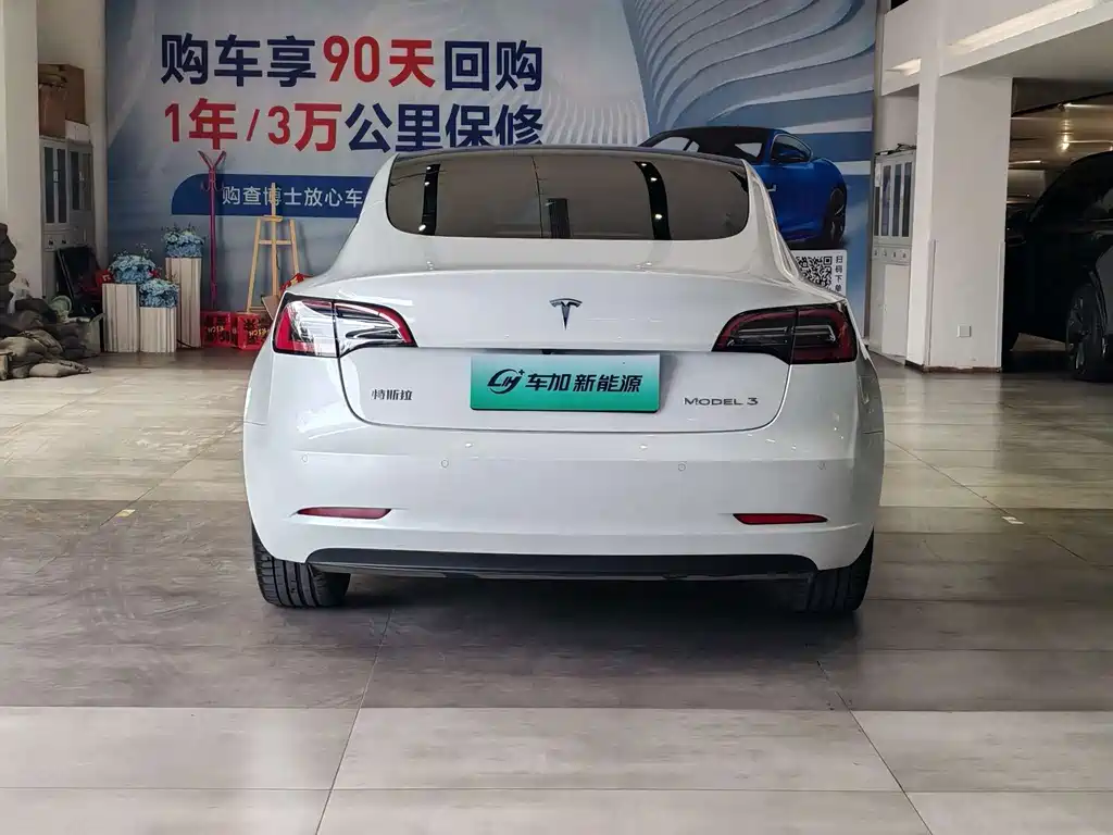 Tesla Model 3 — миниатюра 8