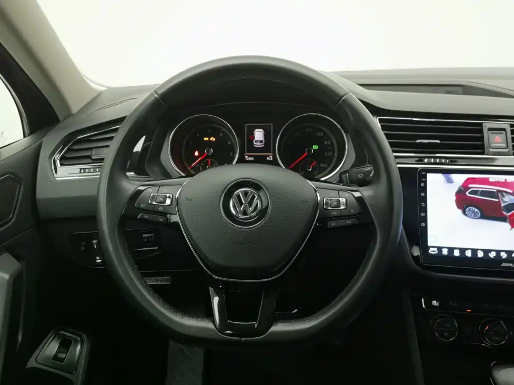 Volkswagen Tiguan L — миниатюра 11