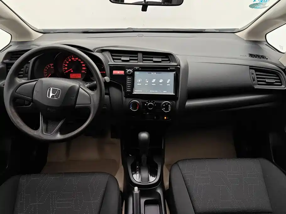 Honda Fit — миниатюра 12