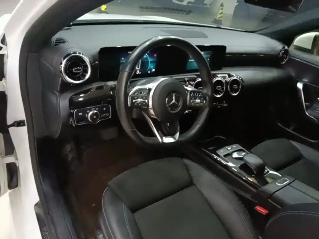 Mercedes-Benz A-Class — миниатюра 10