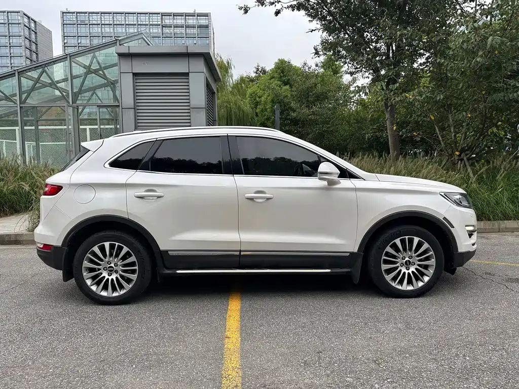 Lincoln MKC — миниатюра 4