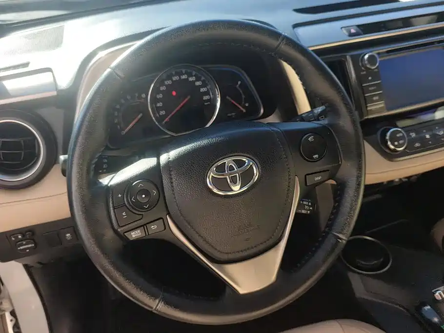 Toyota RAV4 — миниатюра 15