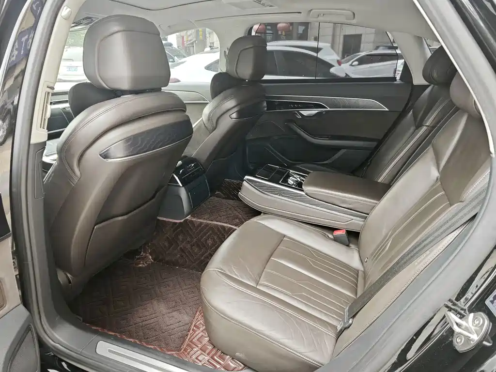 Audi A8 — миниатюра 6