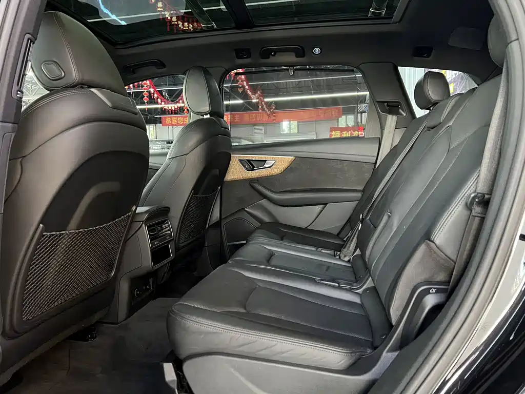 Audi Q7 — миниатюра 4
