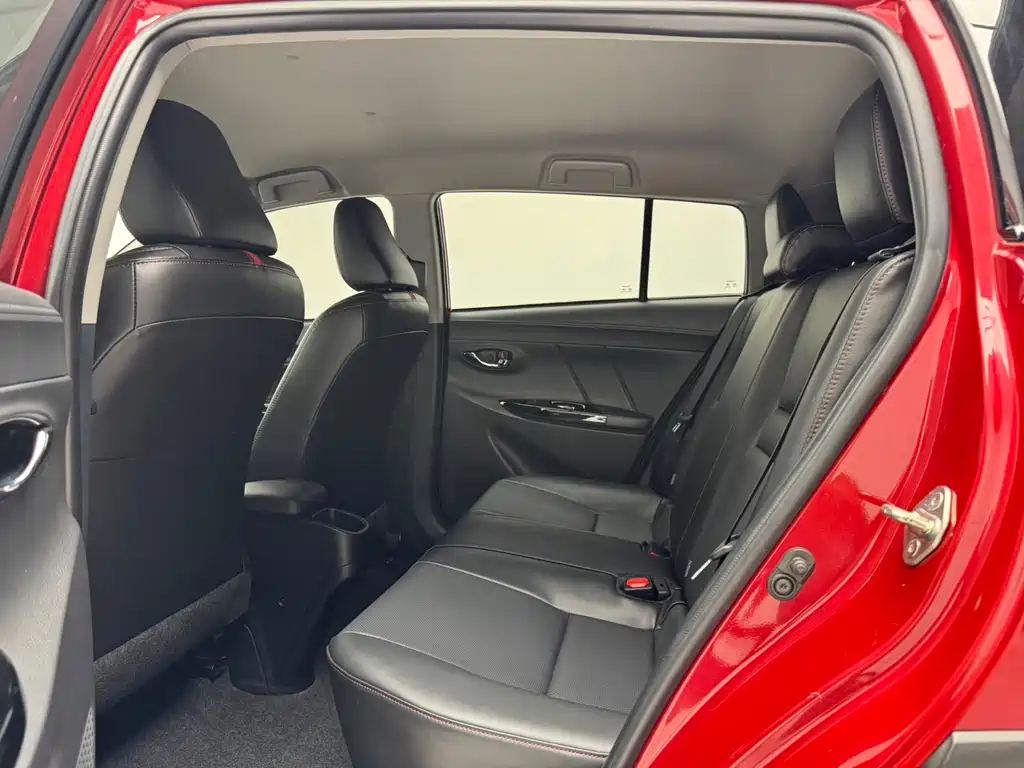 Toyota Yaris L — миниатюра 9