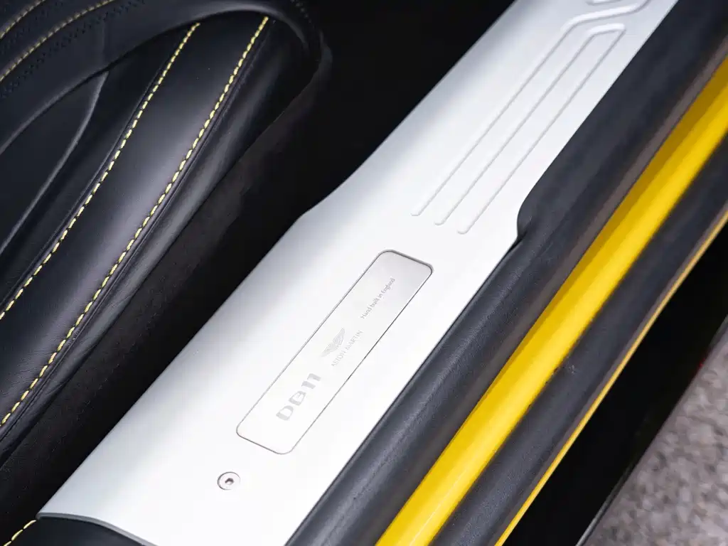 Aston Martin DB11 — миниатюра 20
