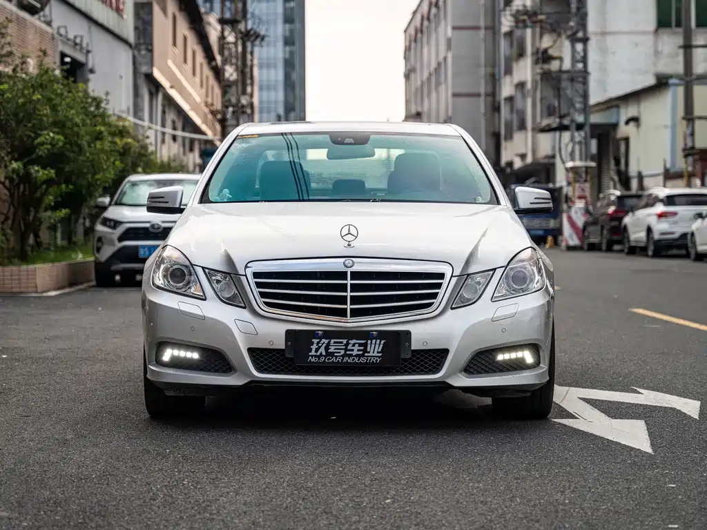 Mercedes-Benz E-Class (Import) — миниатюра 2