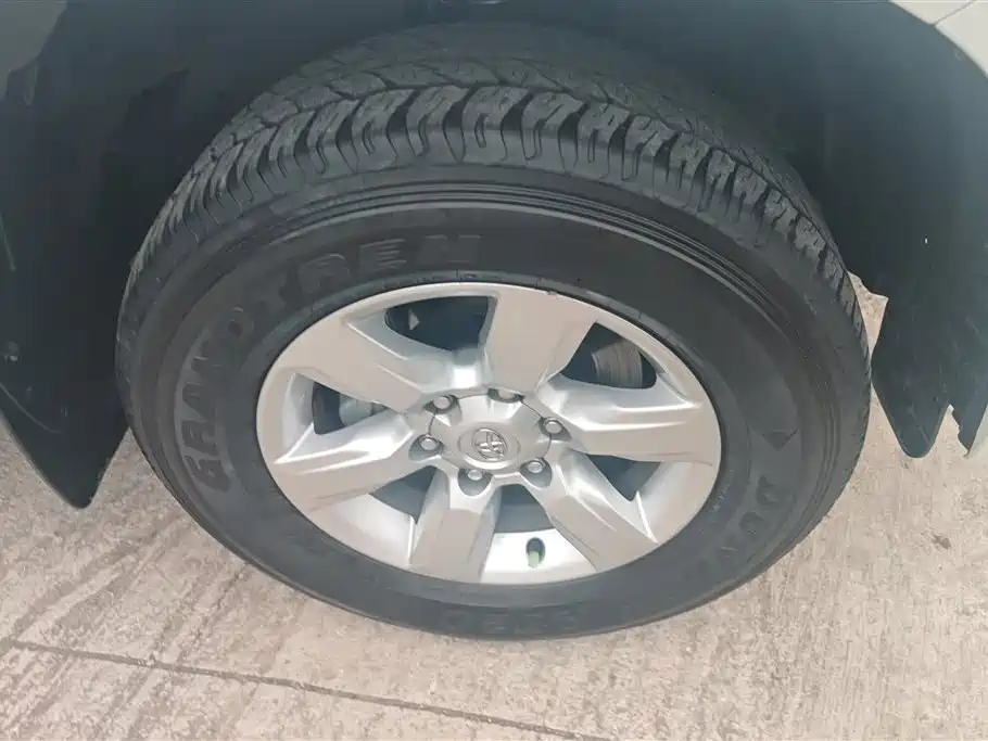 TOYOTA PRADO