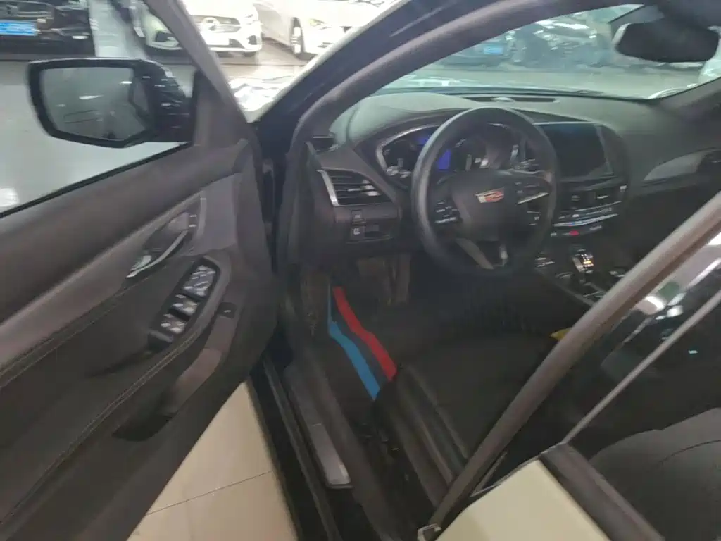 Cadillac CT5 — миниатюра 16