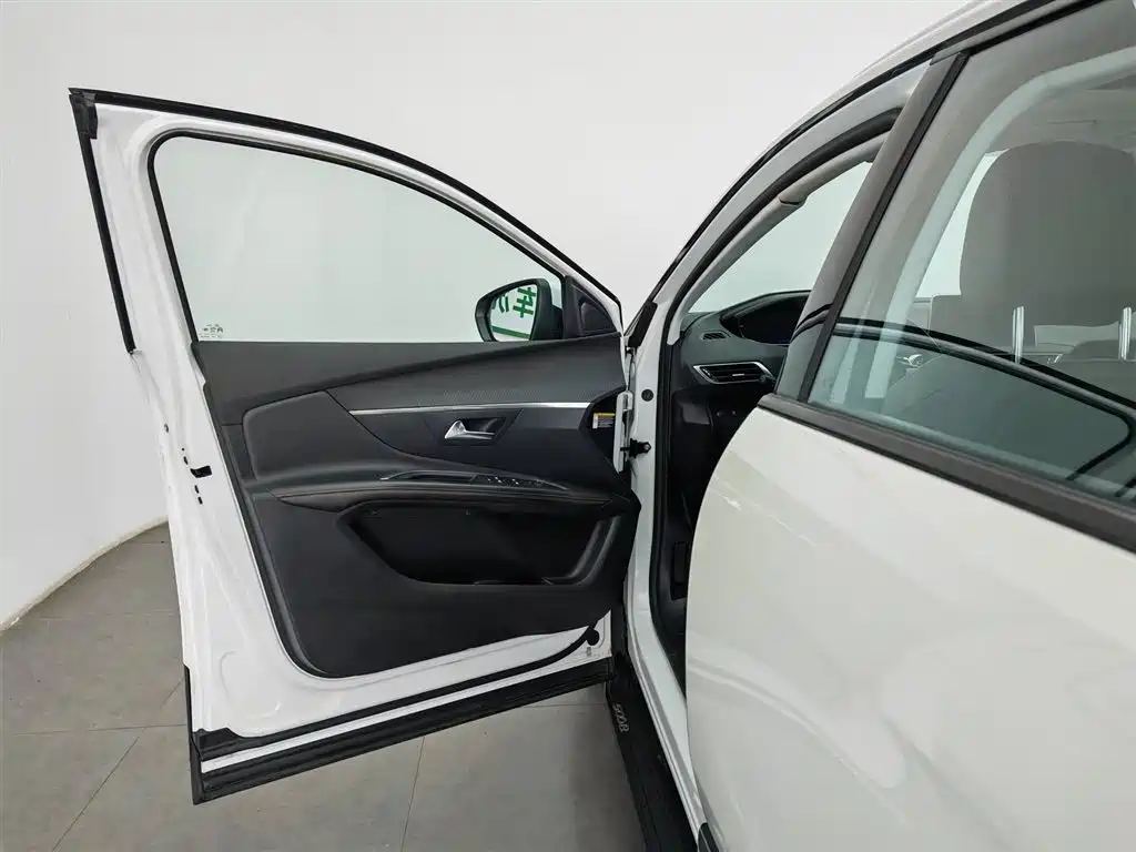 Peugeot 5008 2017 380THP 7 мест Elite