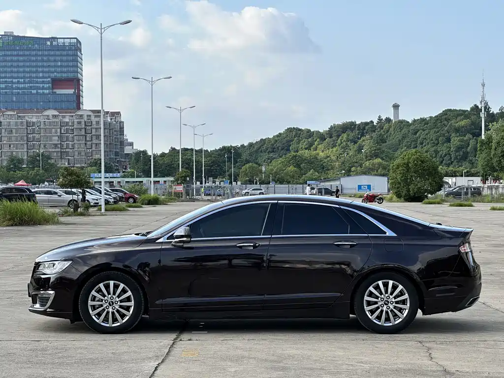 Lincoln MKZ 2019 2.0T Premium V