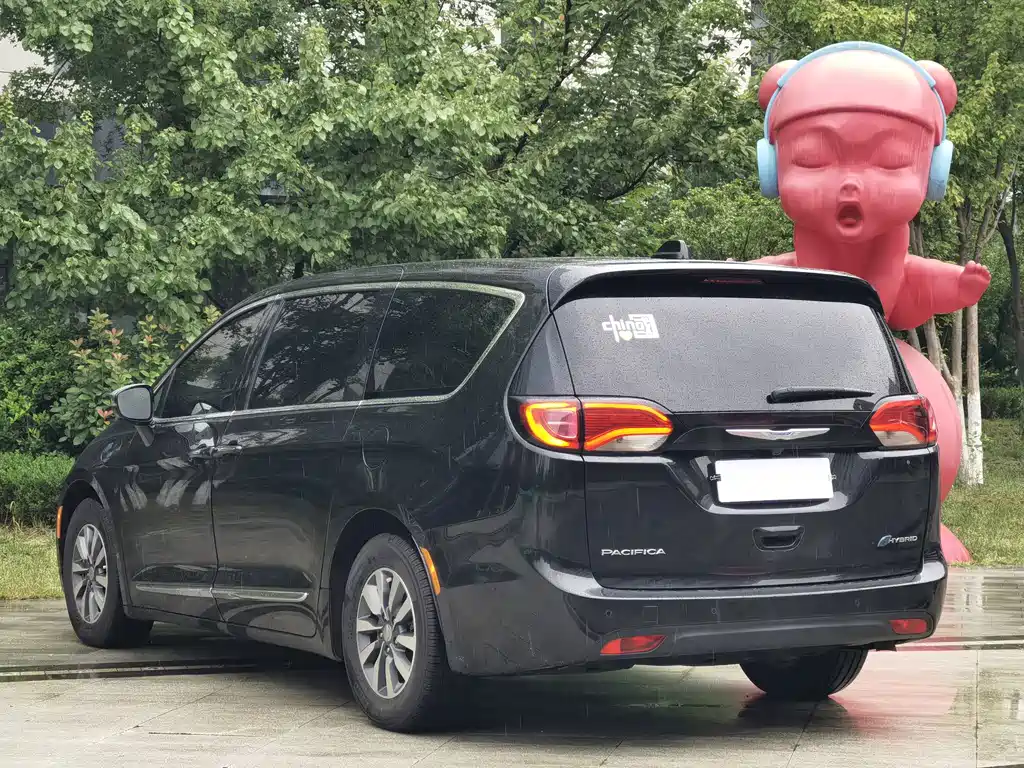 Chrysler Grand Voyager PHEV (Import) — миниатюра 5