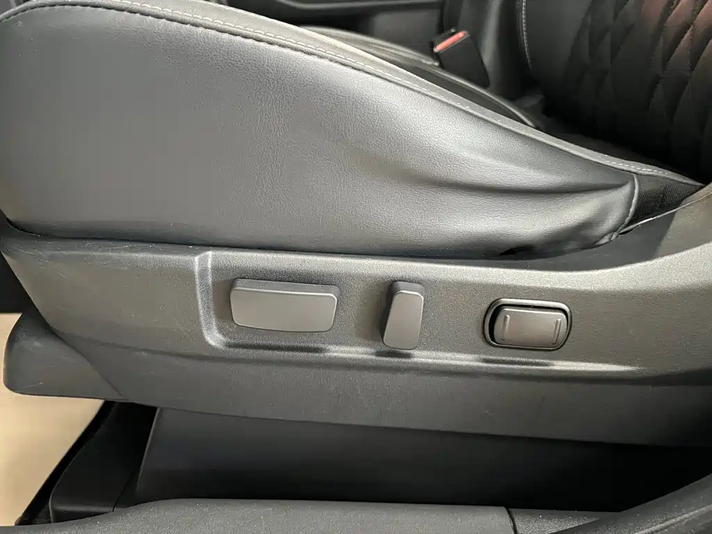 Mitsubishi Outlander — миниатюра 17