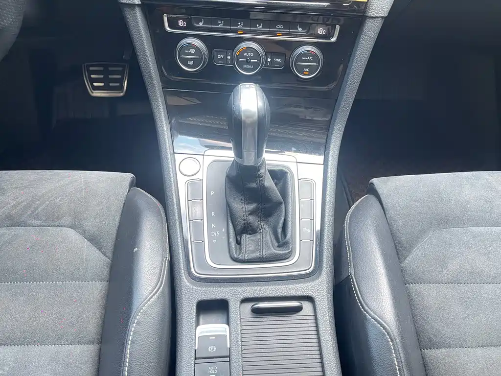 Volkswagen Golf — миниатюра 21