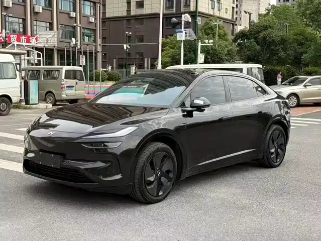 2025 Nio L60