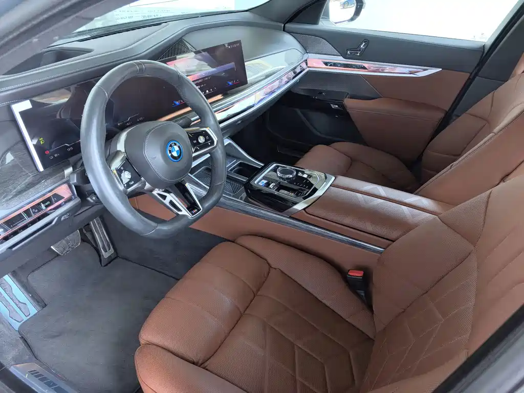 BMW i7 — миниатюра 13