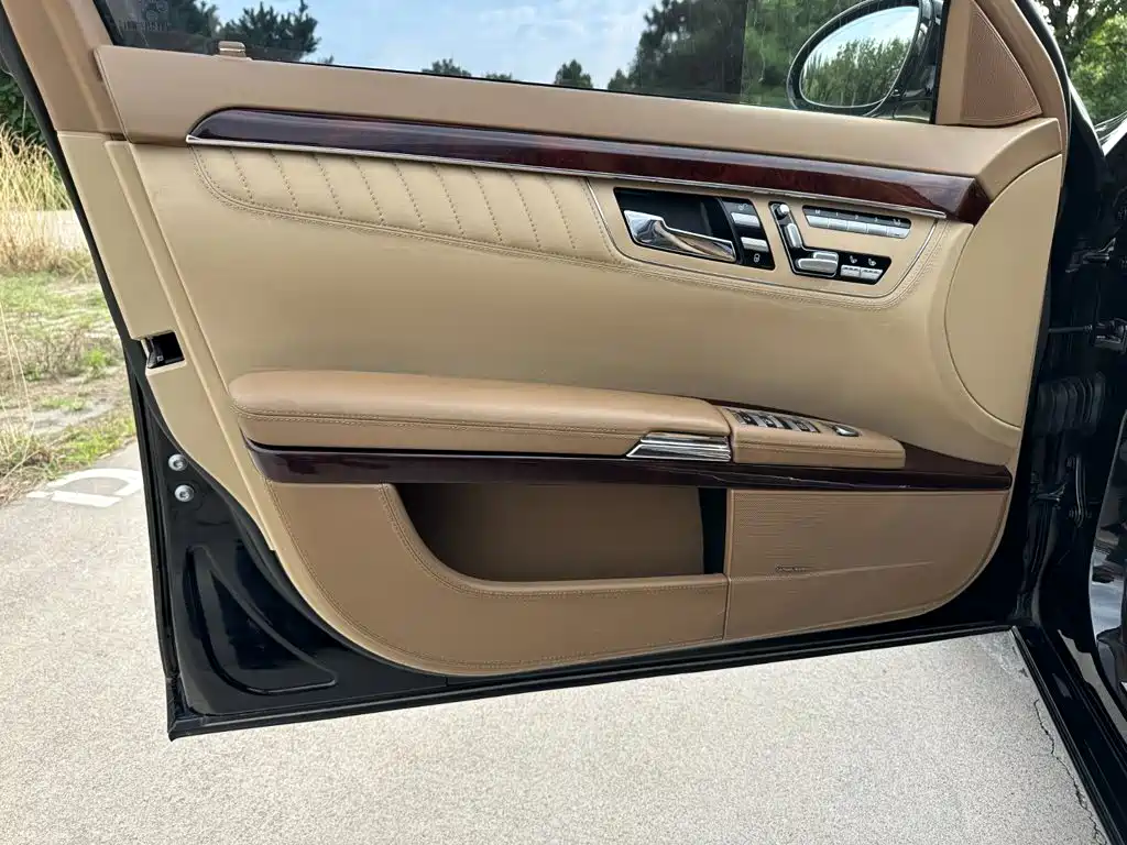 Mercedes-Benz S-Class — миниатюра 13