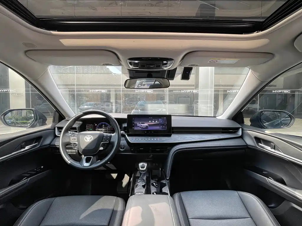 Toyota Camry — миниатюра 6