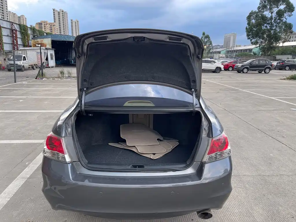 Honda Accord — миниатюра 14