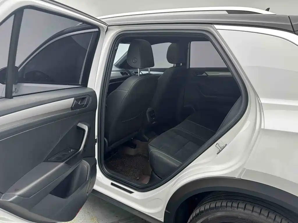 Volkswagen T-Roc 2022 — фото 13