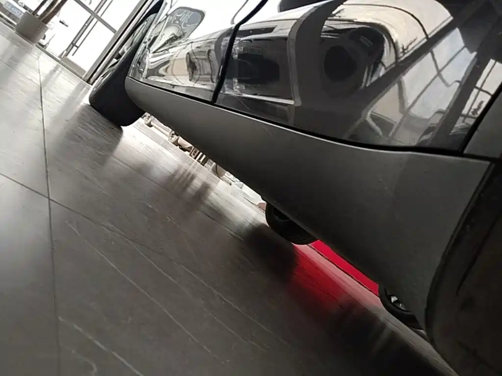Tesla Model Y — миниатюра 22