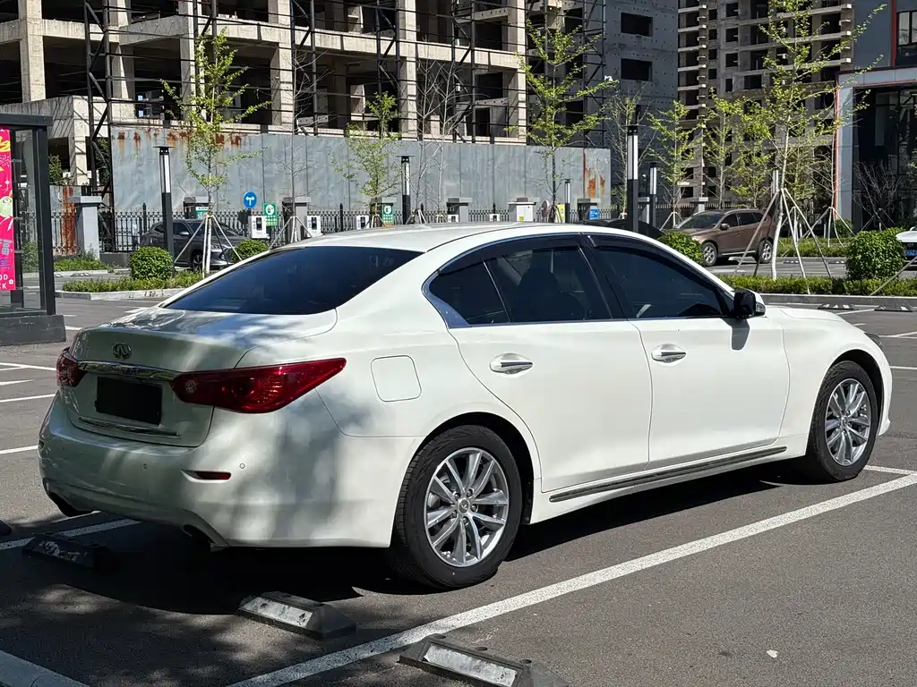 Infiniti Q50L 2016 2.0T Enjoy