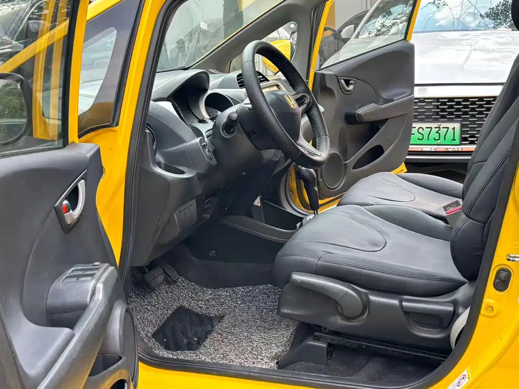 Honda Fit — миниатюра 5