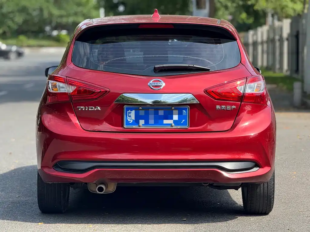 Nissan Tiida — миниатюра 8
