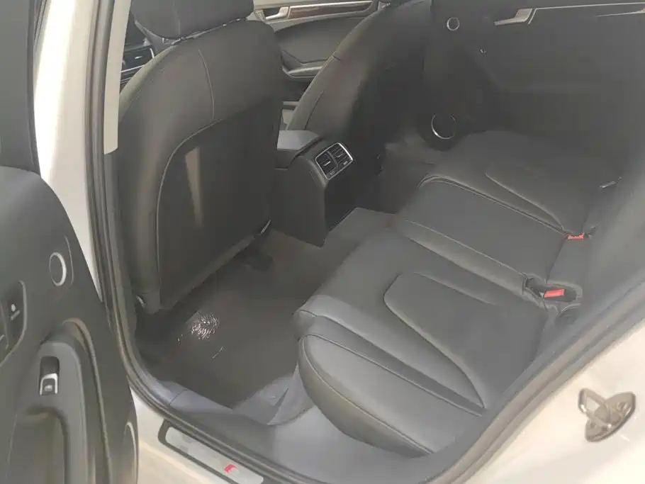 Audi A4L — миниатюра 11