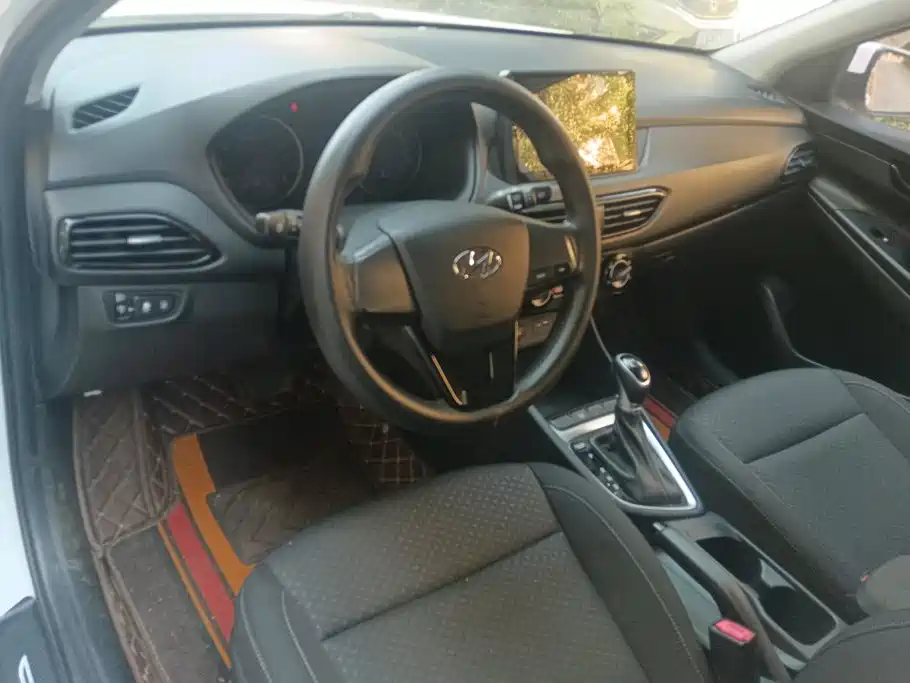 Hyundai Elantra — миниатюра 12