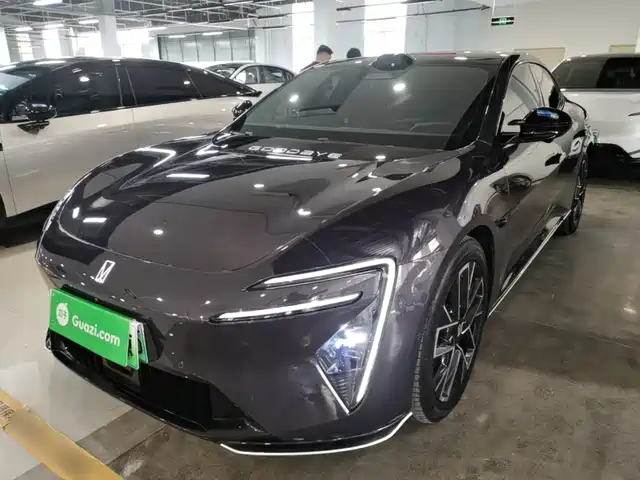 2025 Avatr 06