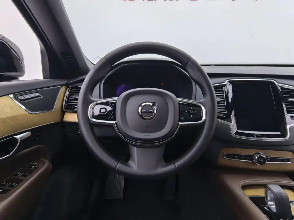 Volvo XC90 — миниатюра 13