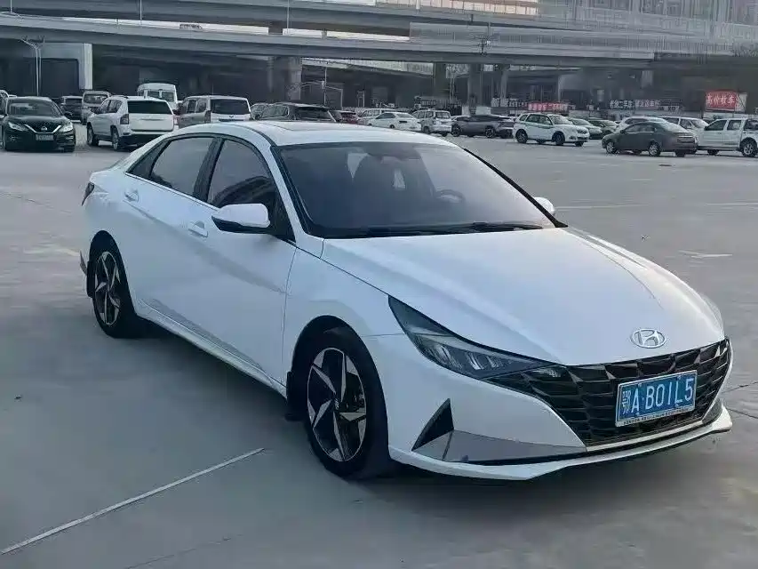Hyundai Elantra — миниатюра 3