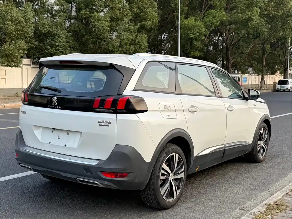 Peugeot 5008 — миниатюра 4
