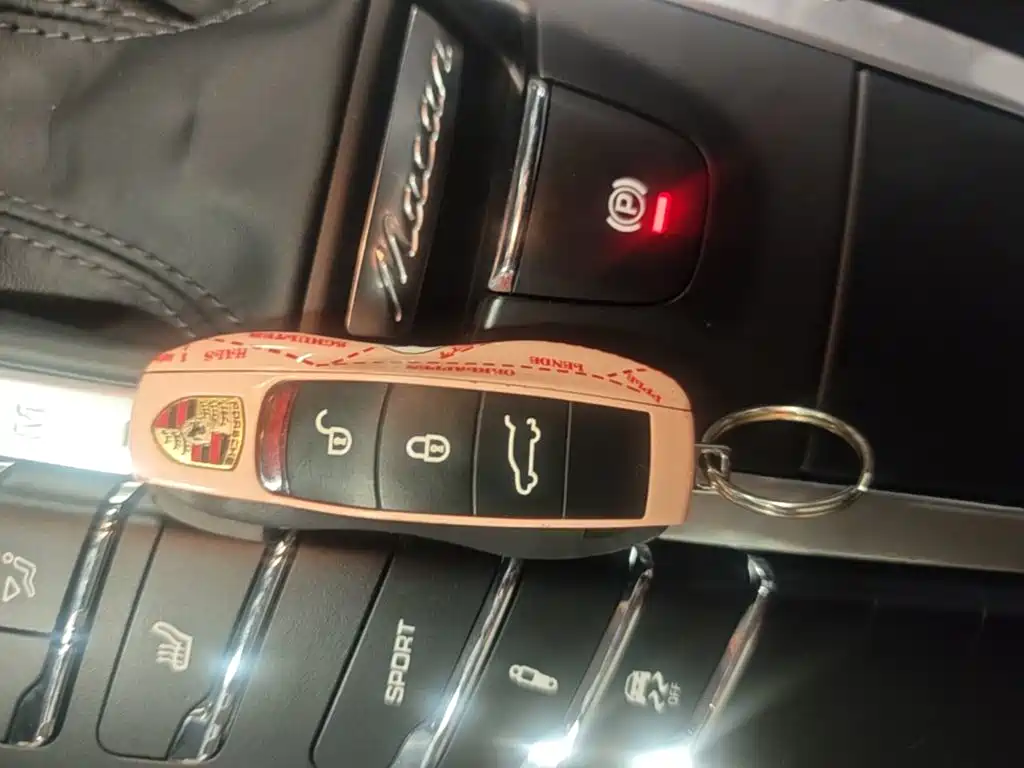Porsche Macan — миниатюра 9