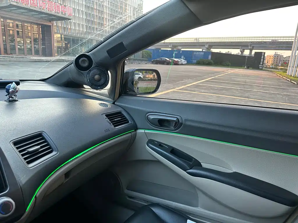 Honda Civic — миниатюра 12