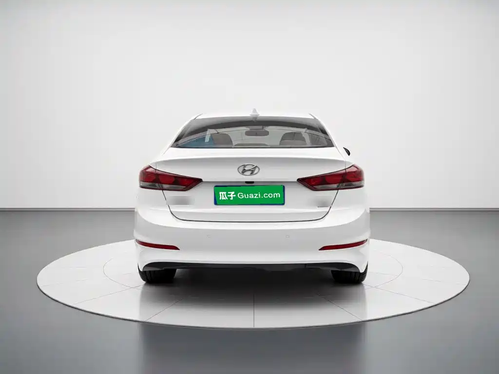 Hyundai Elantra — миниатюра 3