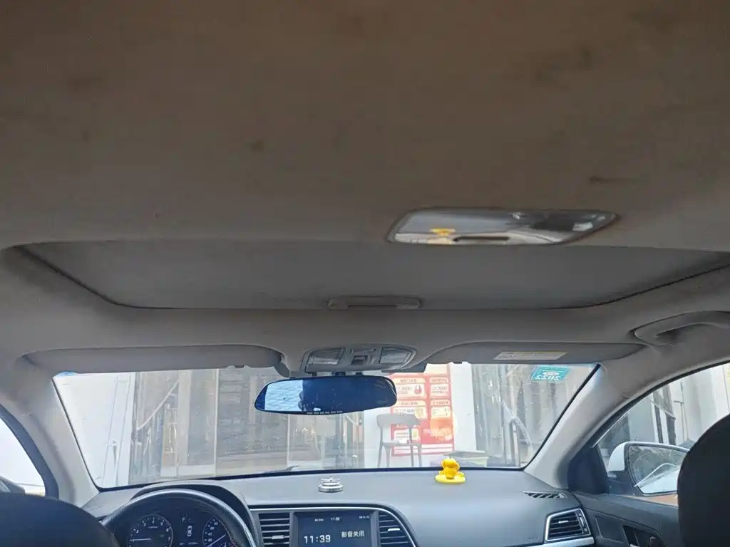 Hyundai Elantra — миниатюра 14