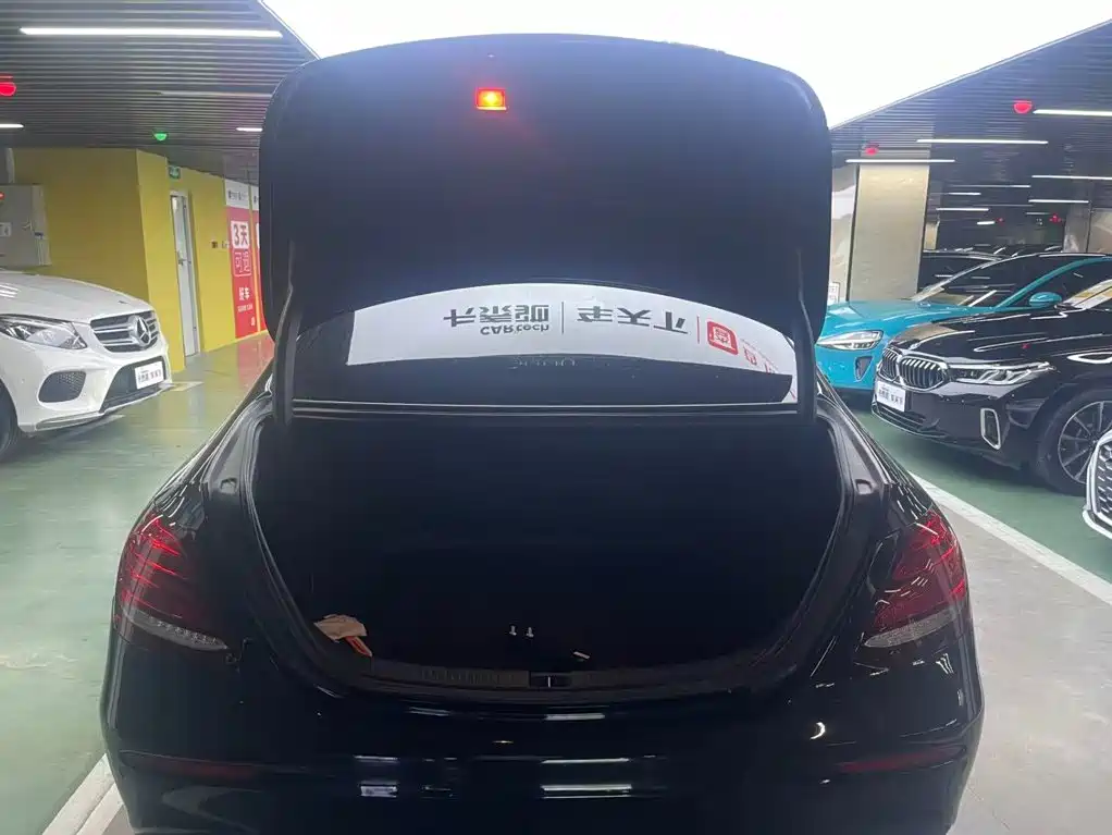Mercedes-Benz E-Class — миниатюра 12