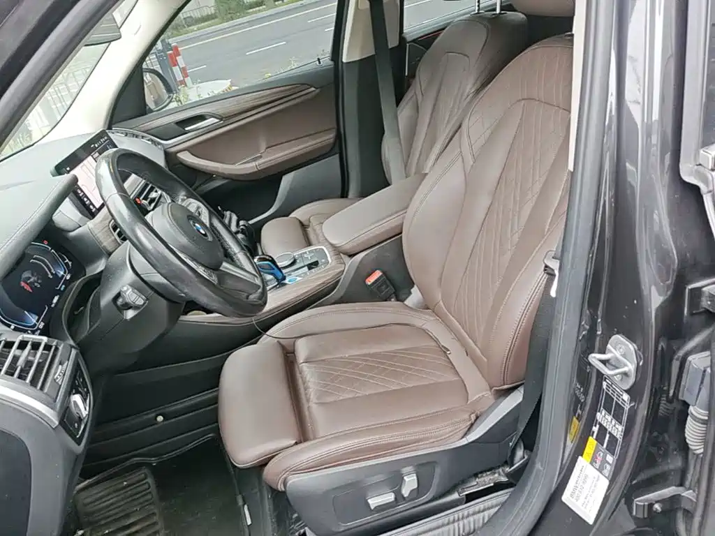 BMW iX3 — миниатюра 15