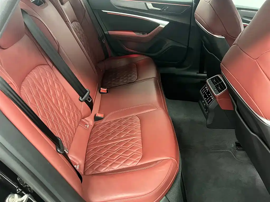 Audi A7L 2024 45 TFSI quattro S-line