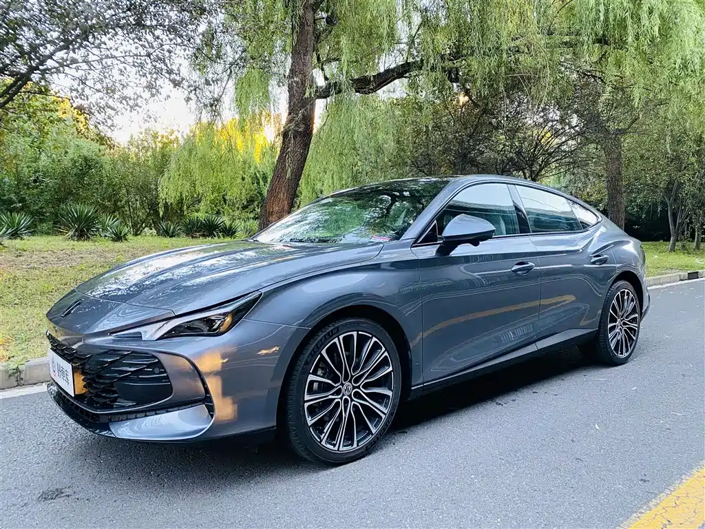 MG 7 2025 1.5T 300 DCT