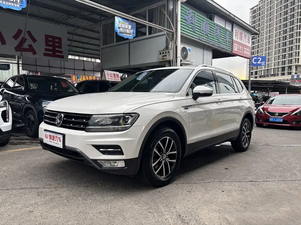 Volkswagen Tiguan L