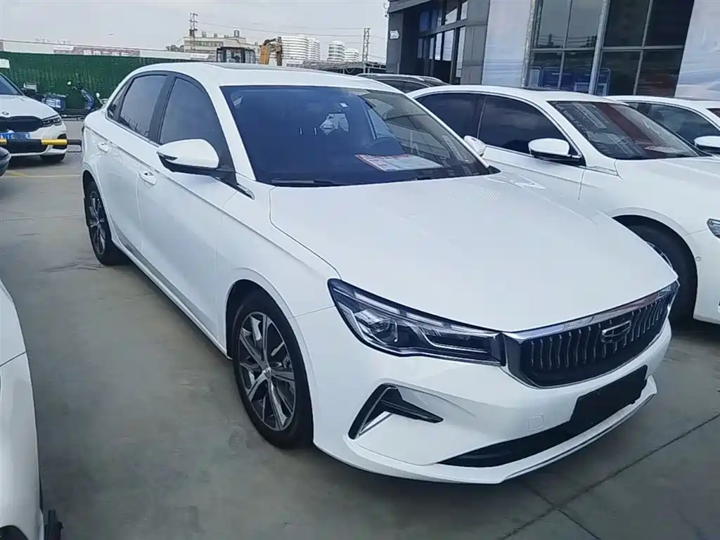 Geely Emgrand 2023 4 Champion 1.5L CVT Luxury