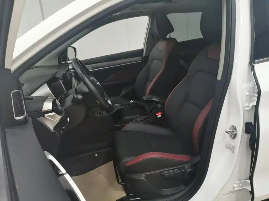 Geely Binyue — миниатюра 15