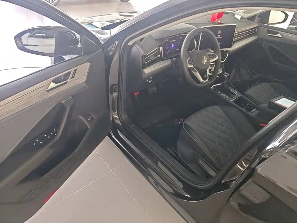 Volkswagen Sagitar — миниатюра 16