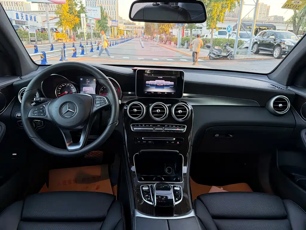 Mercedes-Benz GLC — миниатюра 9