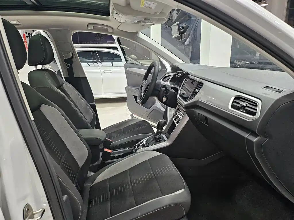 VOLKSWAGEN T ROC EXPLORING SONGS