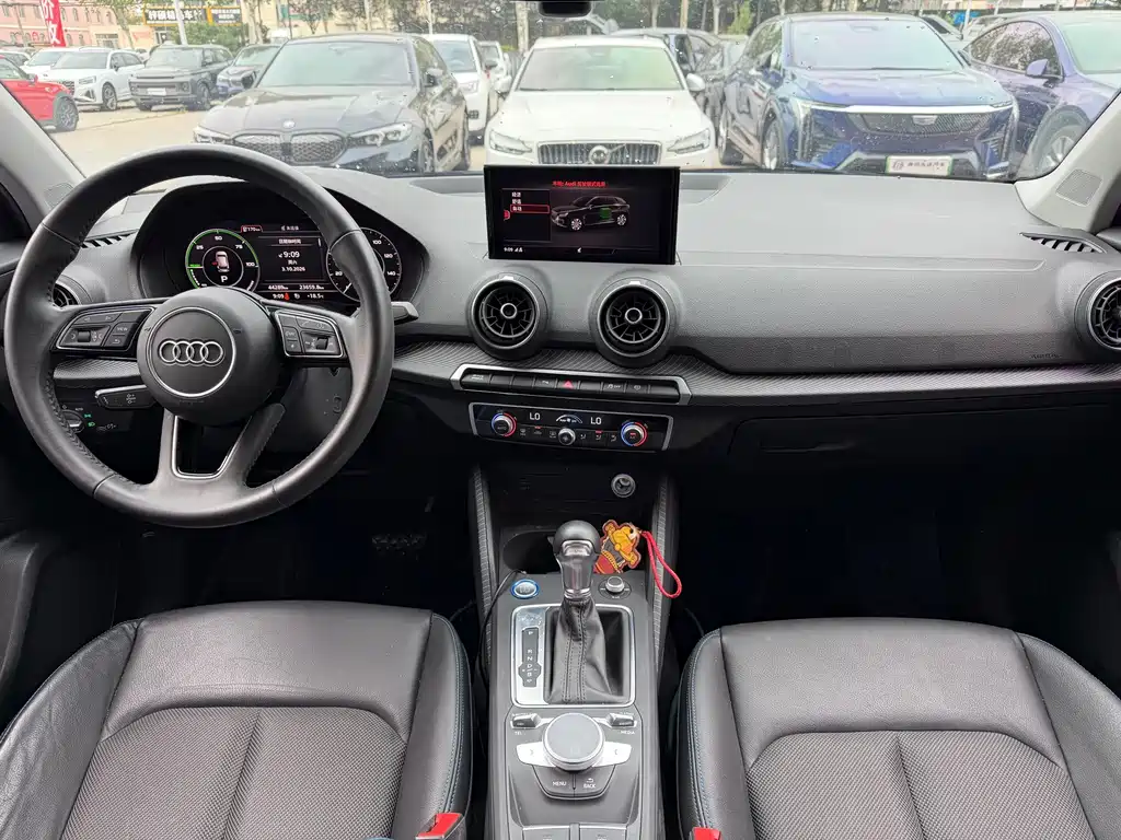 Audi Q2L e-tron — миниатюра 9